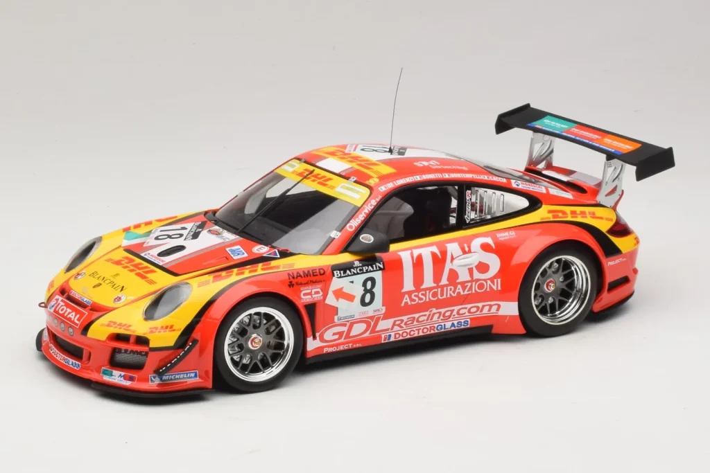 车型 1:18 Porsche 911 997 GT3 R #8 De Lorenzi Racing De Lorenzi 24 Hours of Spa 年 2011 Minichamps