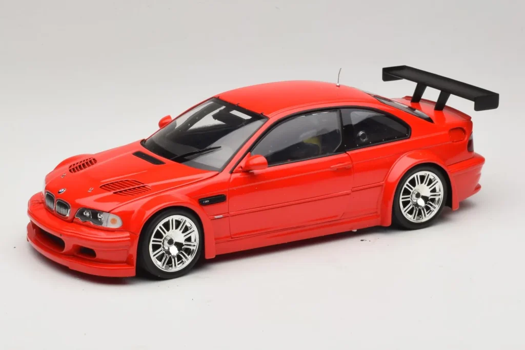 车型 1:18 BMW M3 E46 GTR Street 红色 Minichamps