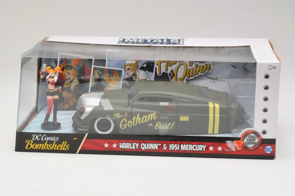 โมเดลรถ 1:24 Mercury Gotham or Bust With Harley Quinn Figure Metals Diecast (มือสอง)