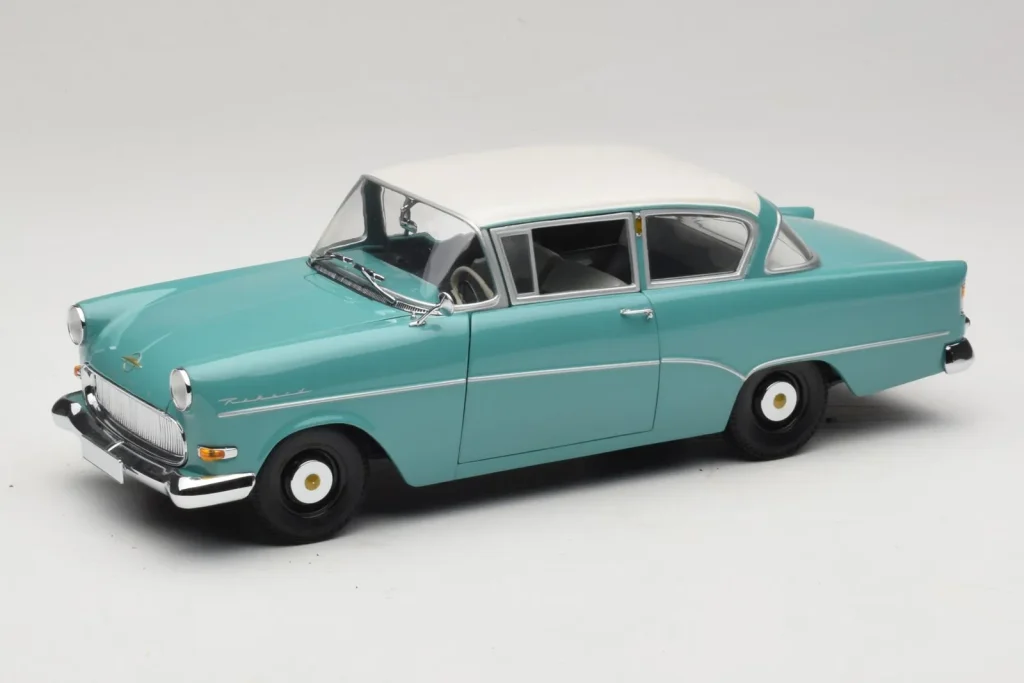 โมเดลรถ 1:18 Opel Rekord P1 Turquoise Blue Minichamps (มือสอง)