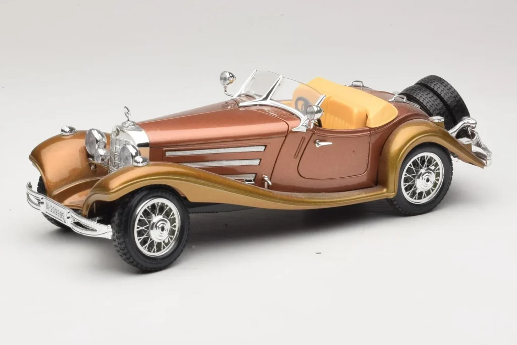 โมเดลรถ 1:18 Mercedes 500K Roadster Copper Metallic Bburago (มือสอง)