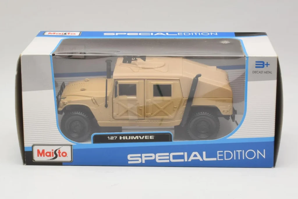 โมเดลรถ 1:27 AM General Humvee Military Maisto (มือสอง)