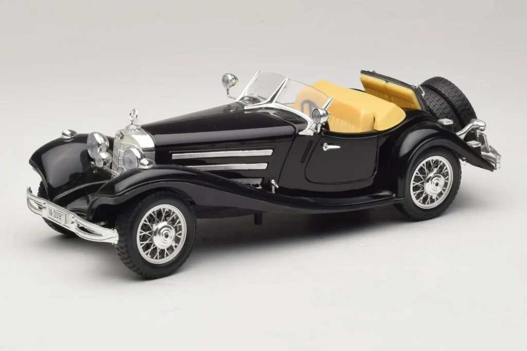โมเดลรถ 1:18 Mercedes 500K Roadster สีดำ Bburago (มือสอง)
