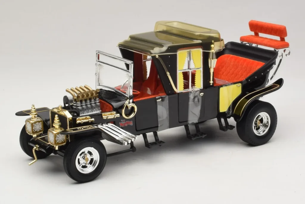 โมเดลรถ 1:18 Munsters Koach สีดำ ERTL (มือสอง)
