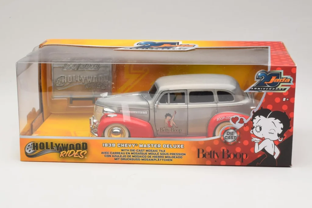 โมเดลรถ 1:24 Chevrolet Master Deluxe Dark Silver Metallic Red Jada (มือสอง)