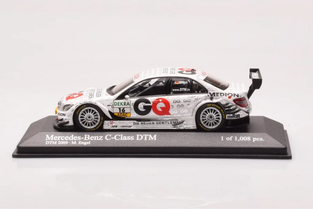 车型 1:43 Mercedes C-Class W204 DTM GQ AMG Mercedes #16 Engels DTM 年 2009 Minichamps