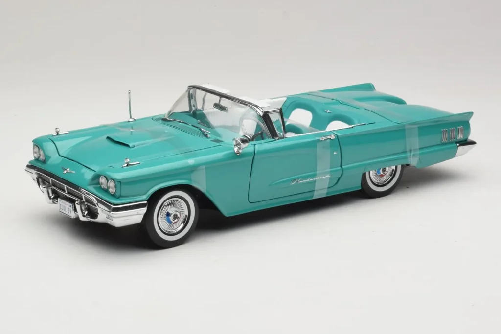 โมเดลรถ 1:18 Ford Thunderbird Convertible สีเขียว Sun Star (มือสอง)