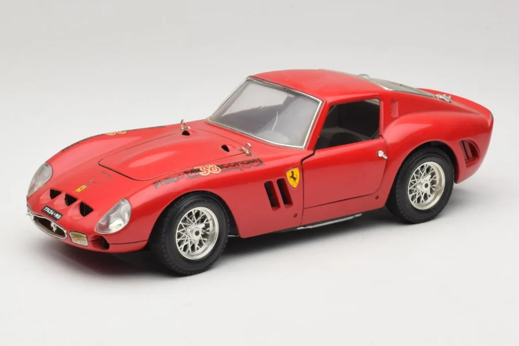 Model 1:18 Ferrari 250 GTO red Bburago [B003]