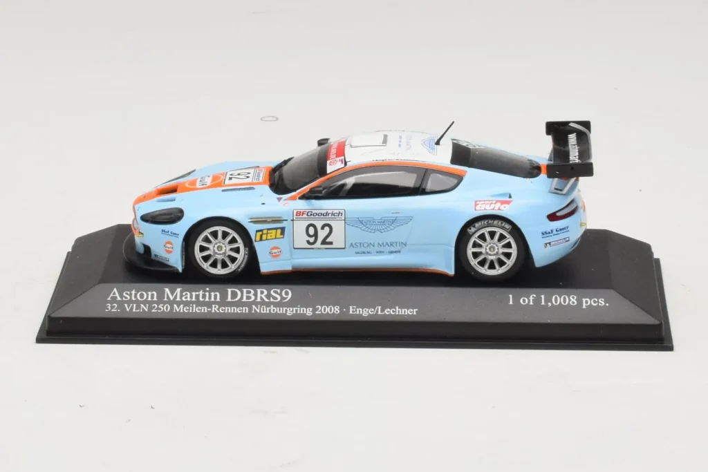 车型 1:43 Aston Martin DBRS9 Gulf #92 T. Enge / Lechner VLN 250 Nurburgring 年 2008 Minichamps