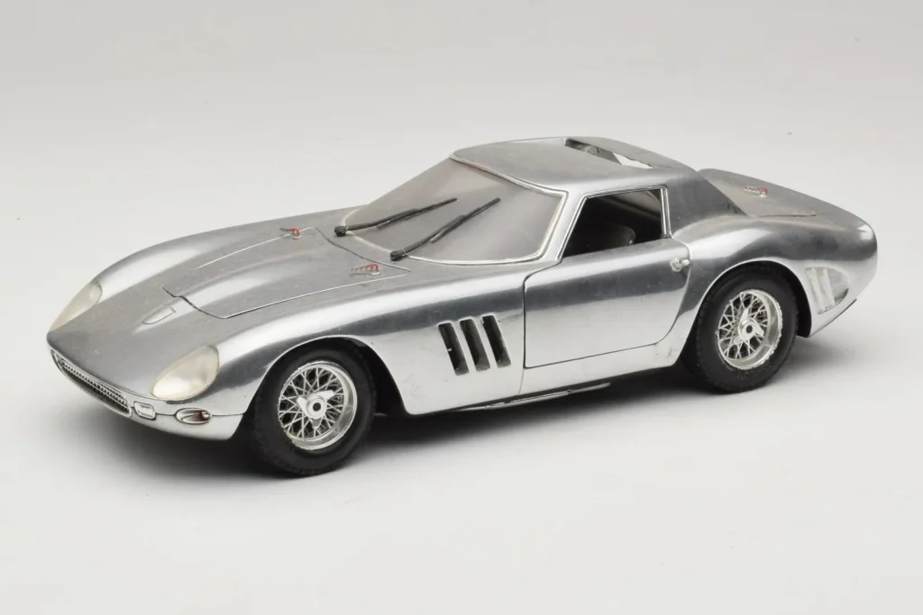 Model 1:18 Ferrari 275 GTB Chrome silver Guiloy
