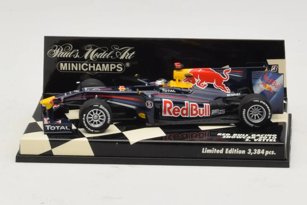 โมเดลรถ 1:43 Red Bull Racing RB6 S. Vettel F1 Showcar ปี 2010 Minichamps (มือสอง)