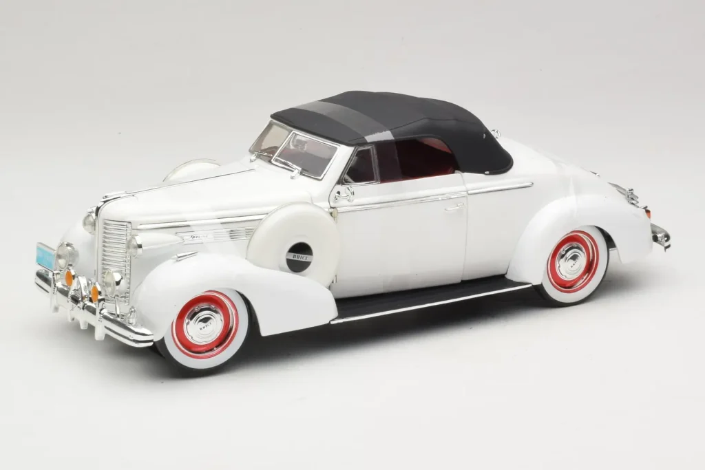 Model 1:18 Buick Century Convertible Coupe white Signature Models