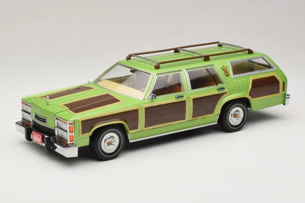 โมเดลรถ 1:18 Wagon Queen Family Truckster National Lampoon’s Vacation Greenlight (มือสอง)