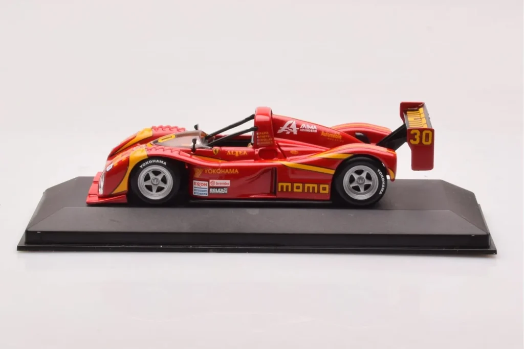 车型 1:43 Ferrari 333 SP #30 MOMO M. Papis / D. Theys / B. Wollek Daytona 24 Hours 2nd Place 年 1996 Minichamps