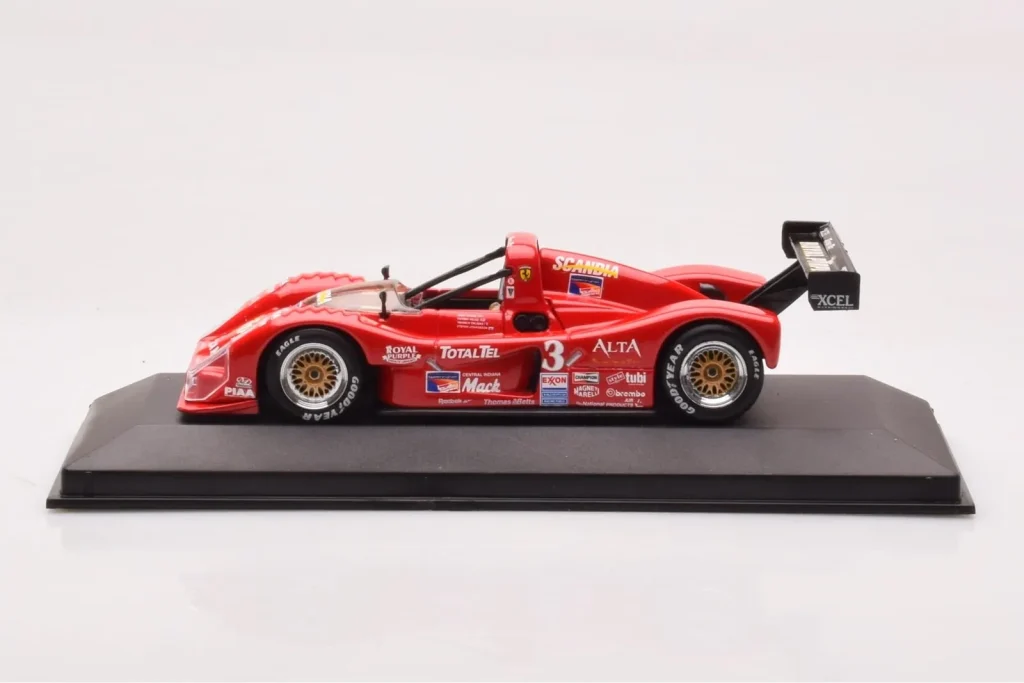Model 1:43 Ferrari 333 SP #3 Y. Dalmas / S. Johansson / Evans / Velez Sebring 12 Hours Winner year 1997 Minichamps
