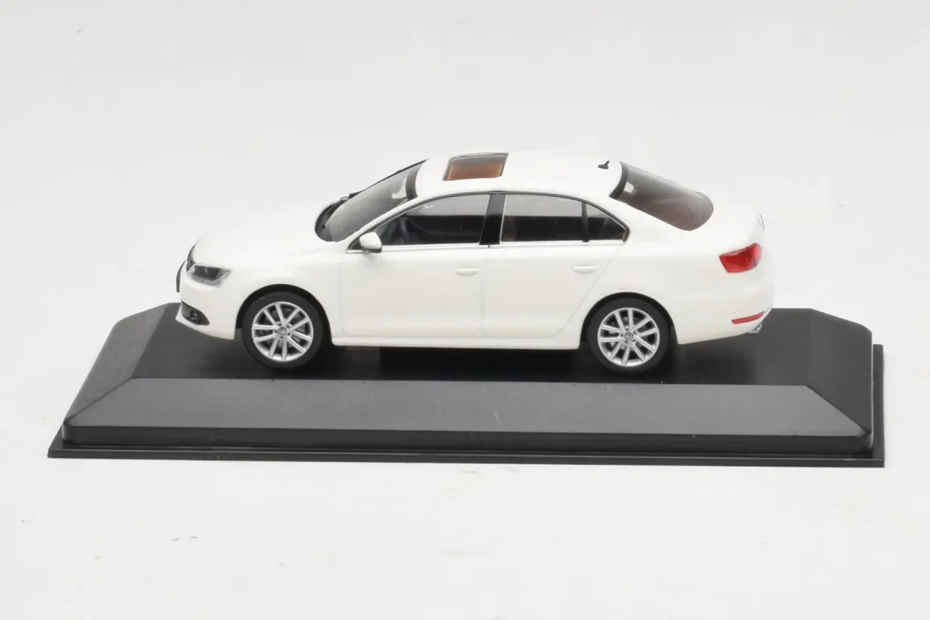 车型 1:43 Volkswagen Jetta Mk6 白色 Minichamps