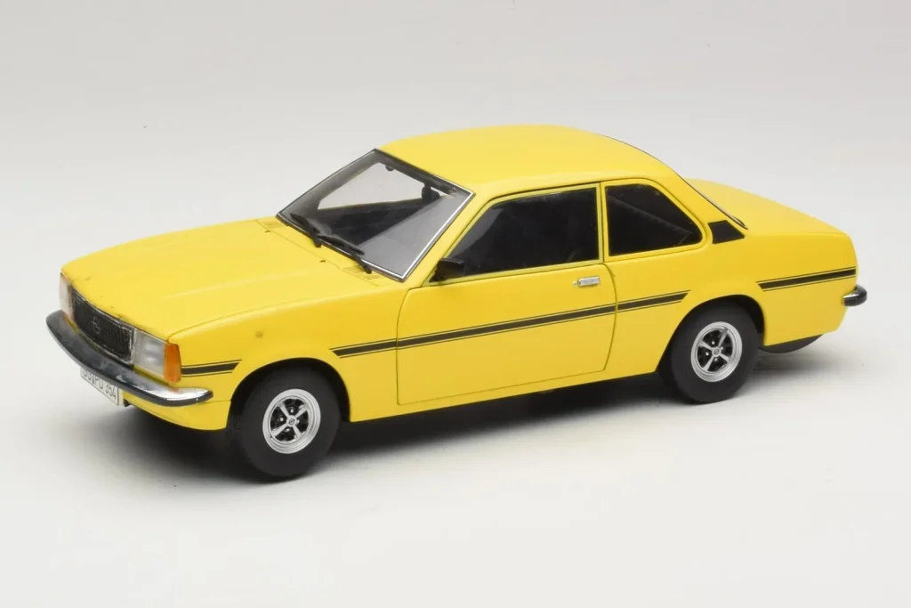 โมเดลรถ 1:18 Opel Ascona B SR Yellow Scratched Front Sun Star (มือสอง)