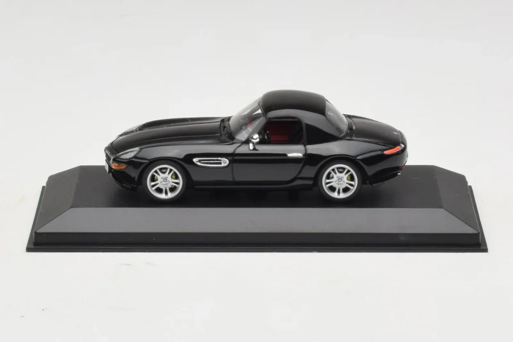 车型 1:43 BMW Z8 Black Hardtop Minichamps
