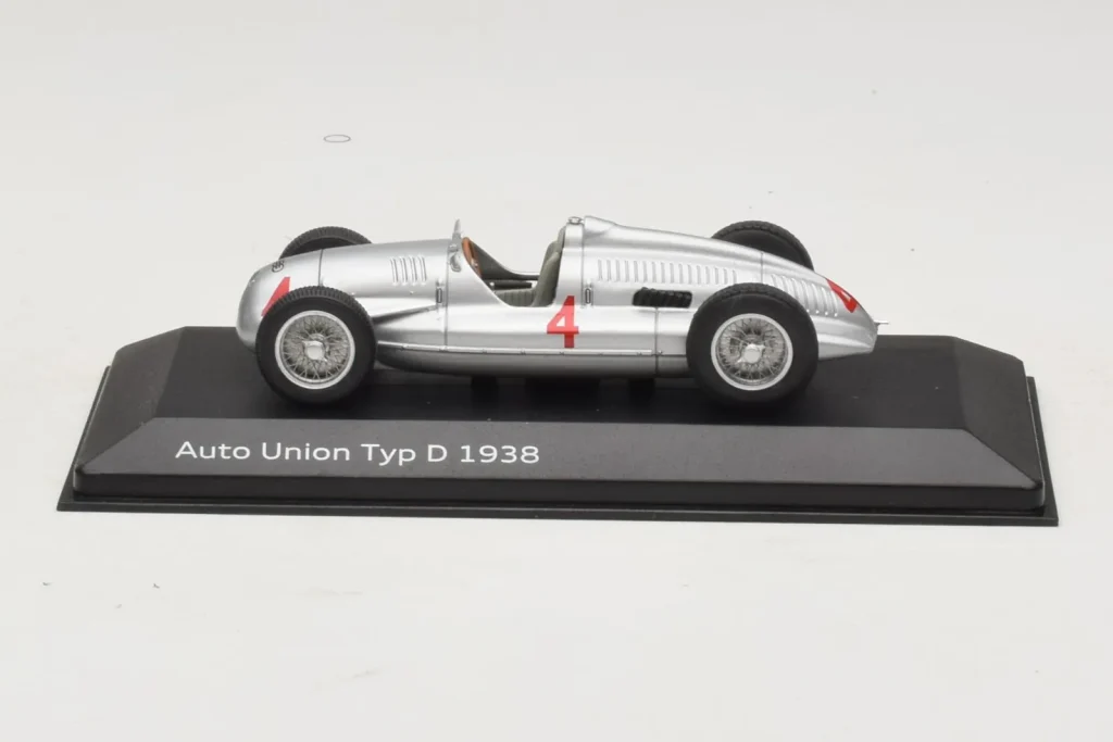 โมเดลรถ 1:43 Auto Union Typ D #4 สีเงิน Minichamps [5030900703] (มือสอง)