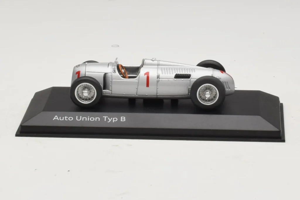โมเดลรถ 1:43 Auto Union Typ B #1 สีเงิน Minichamps (มือสอง)
