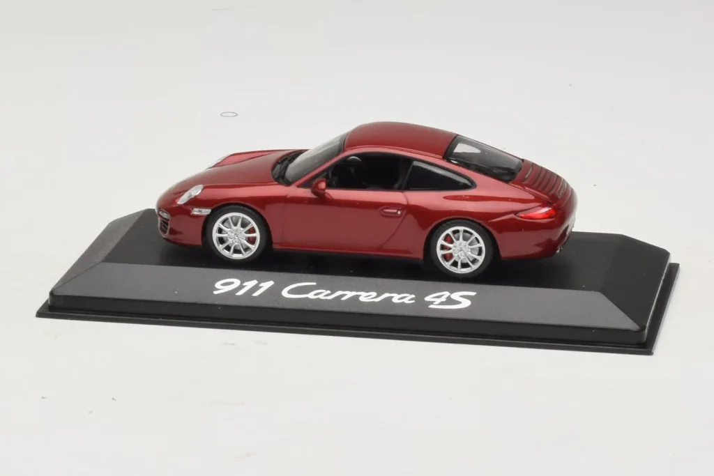 车型 1:43 Porsche 911 997 Carrera 4S 红色 Minichamps