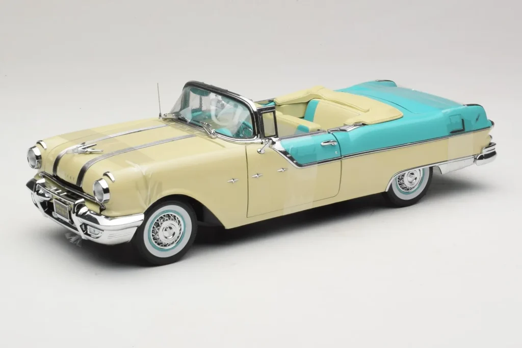 โมเดลรถ 1:18 Pontiac Star Chief I Love Lucy Nautilus Blue White Sun Star (มือสอง)