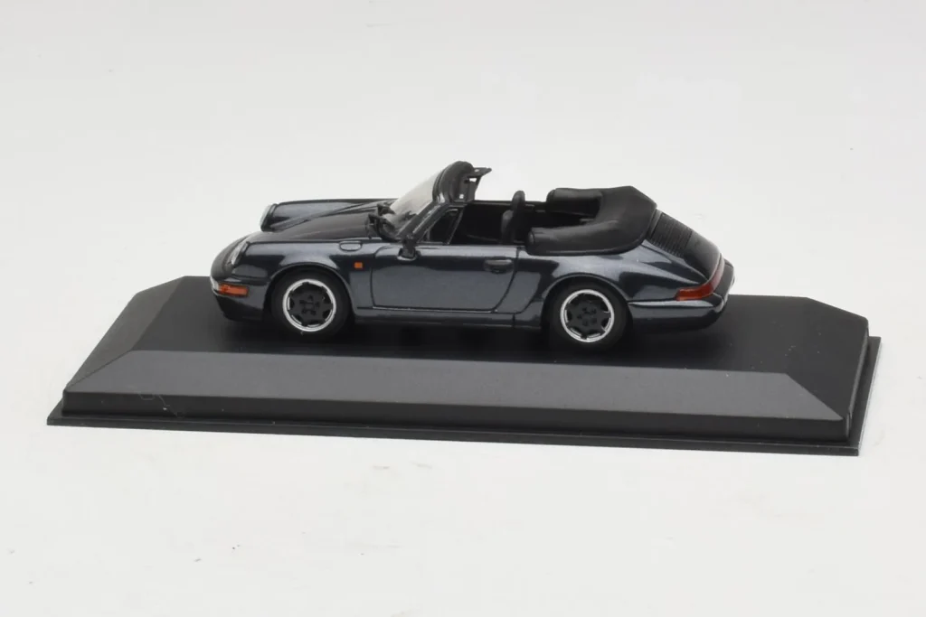 โมเดลรถ 1:43 Porsche 911 930 Cabriolet สีม่วงเมทัลลิก Minichamps (มือสอง)