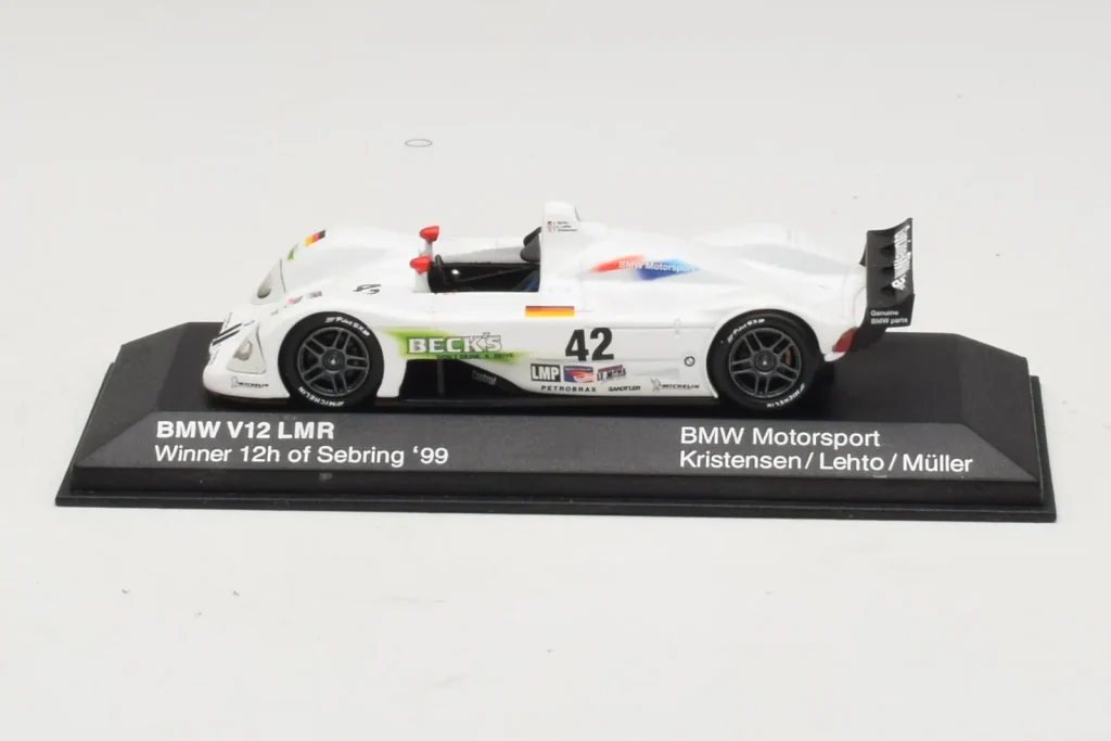 车型 1:43 BMW V12 LMR #42 T. Kristensen / J.J. Lehto / J. Muller 24 Hours of Le Mans 年 1999 Minichamps