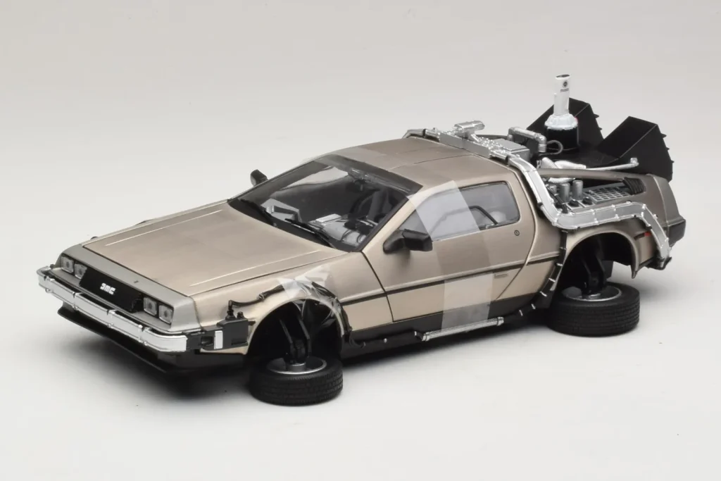 โมเดลรถ 1:18 DeLorean DMC-12 Back to the Future Time Machine Sun Star (มือสอง)