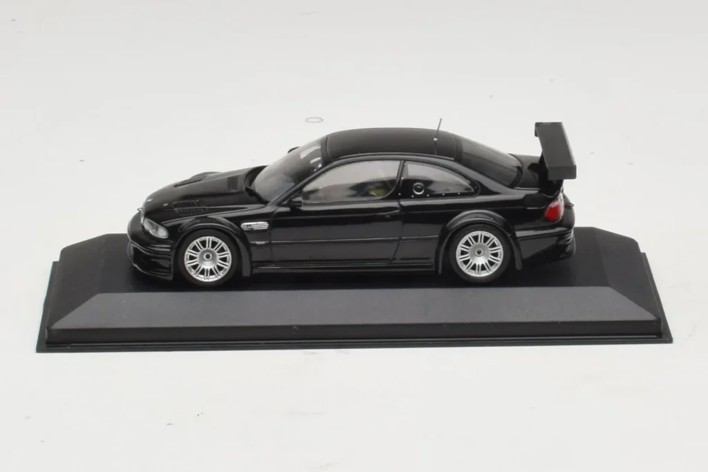 车型 1:43 BMW M3 E46 GTR Street 黑色 Minichamps