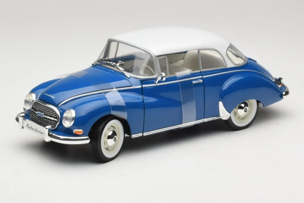 โมเดลรถ 1:18 Auto Union 1000 S Coupe Blue White Revell (มือสอง)