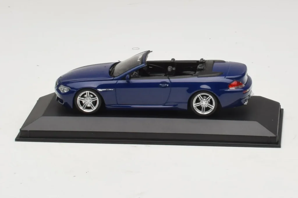 车型 1:43 BMW M6 E64 Cabriolet 金属蓝 Minichamps
