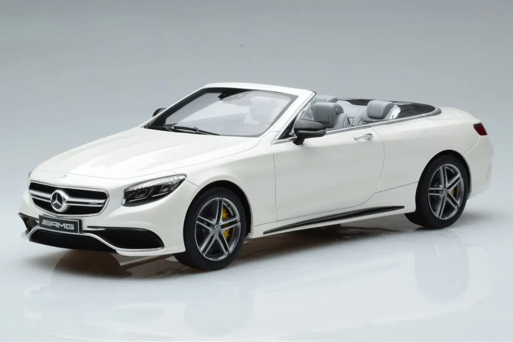 โมเดลรถ 1:18 Mercedes AMG S63 A217 Cabriolet Diamond สีขาว GT Spirit