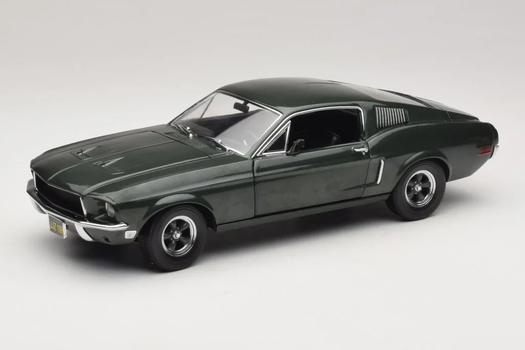 โมเดลรถ 1:18 Ford Mustang GT Bullitt with Steve McQueen Figure Greenlight (มือสอง)