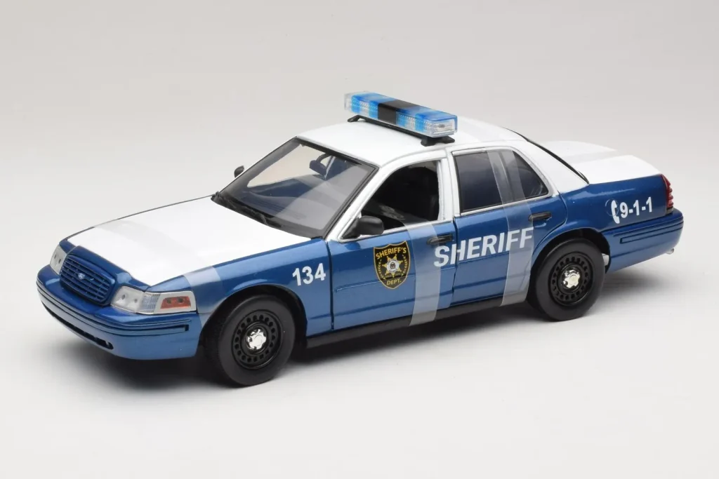 โมเดลรถ 1:18 Ford Crown Victoria Police Interceptor The Walking Dead Greenlight (มือสอง)