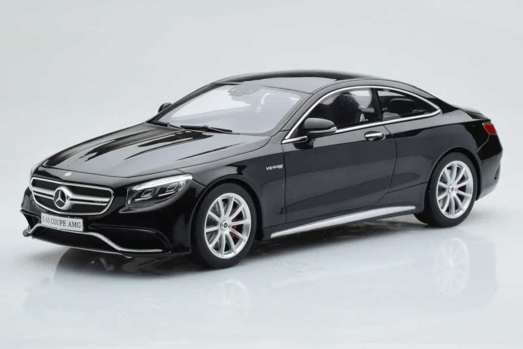 โมเดลรถ 1:18 Mercedes AMG S63 C217 Coupe สีดำ GT Spirit (มือสอง)