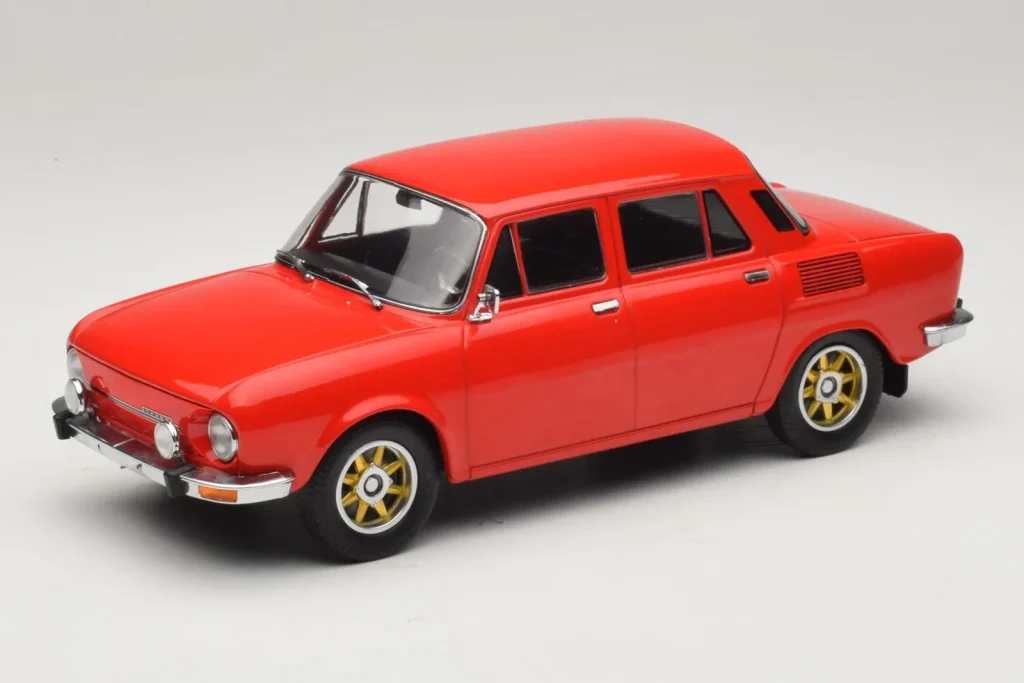 车型 1:18 Skoda 100 Red Gold Wheels MCG