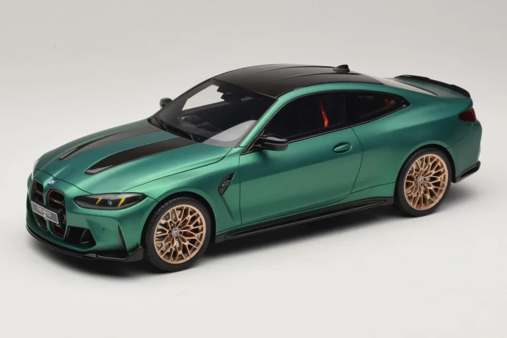 โมเดลรถ 1:18 BMW M4 CS G82 Frozen Isle of Man สีเขียว GT Spirit