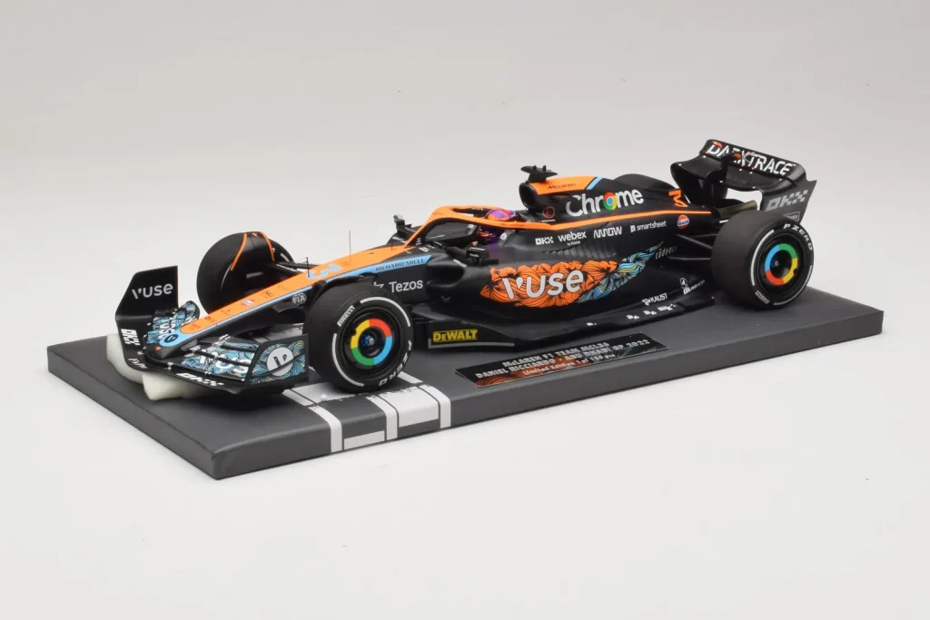 车型 1:18 McLaren MCL36 #3 D. Ricciardo Abu Dhabi GP 年 2022 Minichamps