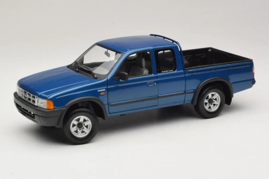 โมเดลรถ 1:18 Ford Ranger Super Cab สีน้ำเงิน Action (มือสอง)
