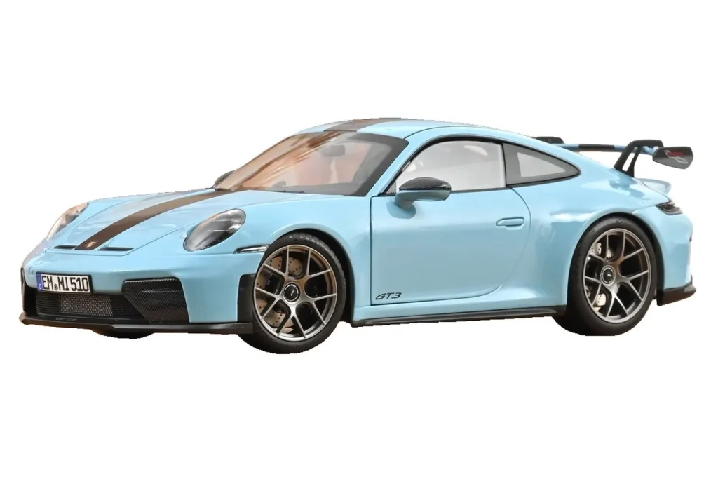 Model 1:18 Porsche 911 992.2 GT3 Weissach Package Gulf blue Norev