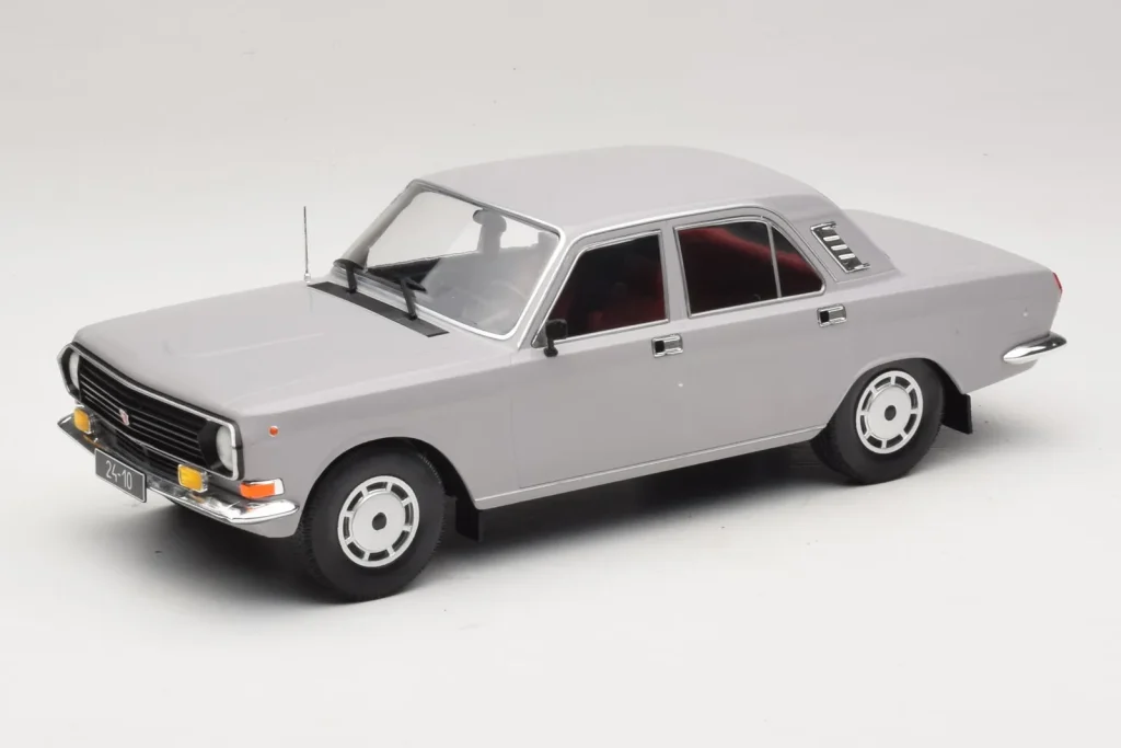 Model 1:18 GAZ Volga GAZ-24-10 Grey MCG
