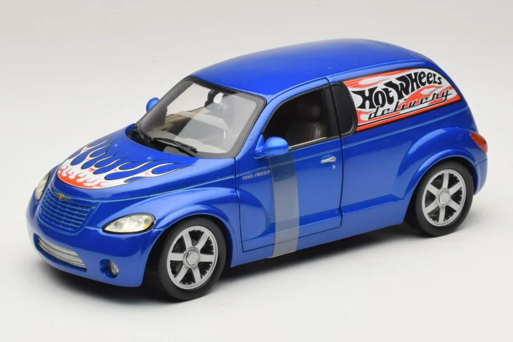 โมเดลรถ 1:18 Chrysler PT Cruiser Delivery สีน้ำเงิน Hot Wheels (มือสอง)