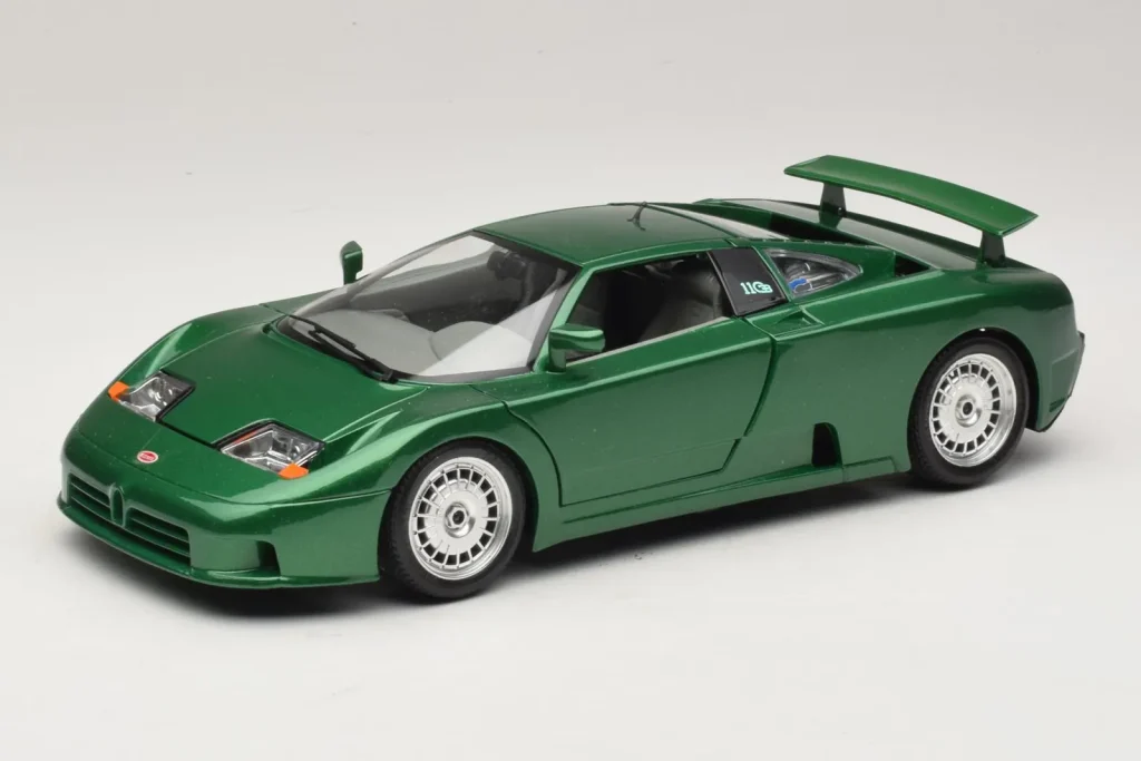 โมเดลรถ 1:18 Bugatti EB110 สีเขียวเมทัลลิก Bburago (มือสอง)