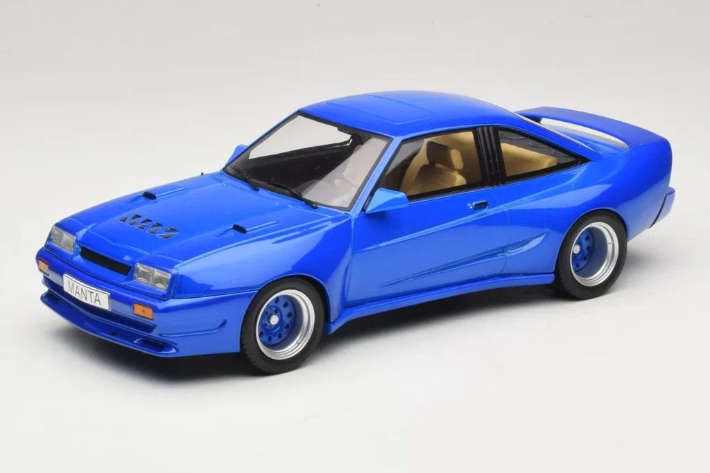 车型 1:18 Opel Manta B 金属蓝 MCG