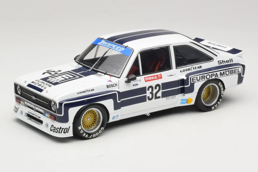 车型 1:18 Ford Escort RS1800 #32 K. Ludwig Nurburgring Winner 年 1976 Minichamps