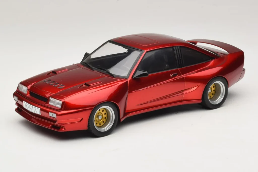 车型 1:18 Opel Manta B Mattig 红色 MCG