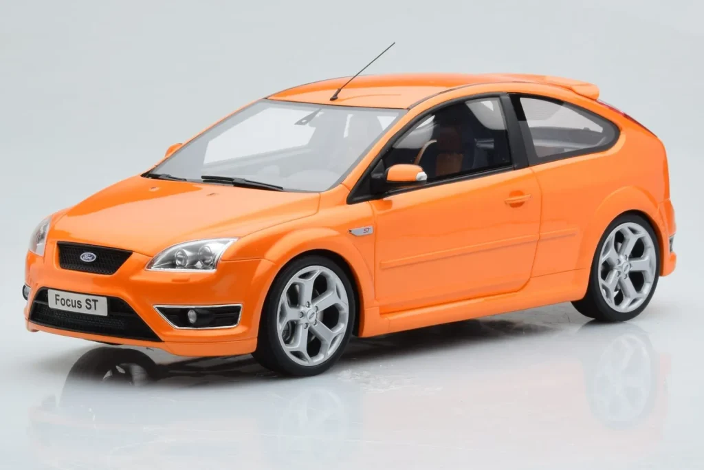 โมเดลรถ 1:18 Ford Focus Mk2 ST 2.5 Electric สีส้ม Otto