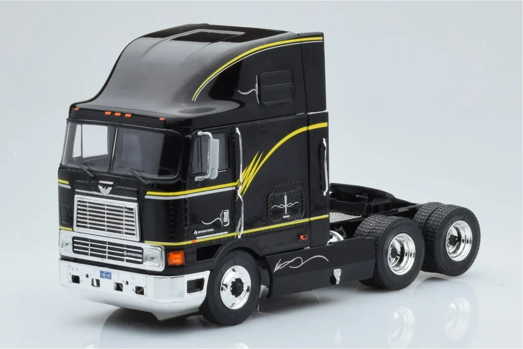 车型 1:43 International Eagle Cabover 黑色 IXO