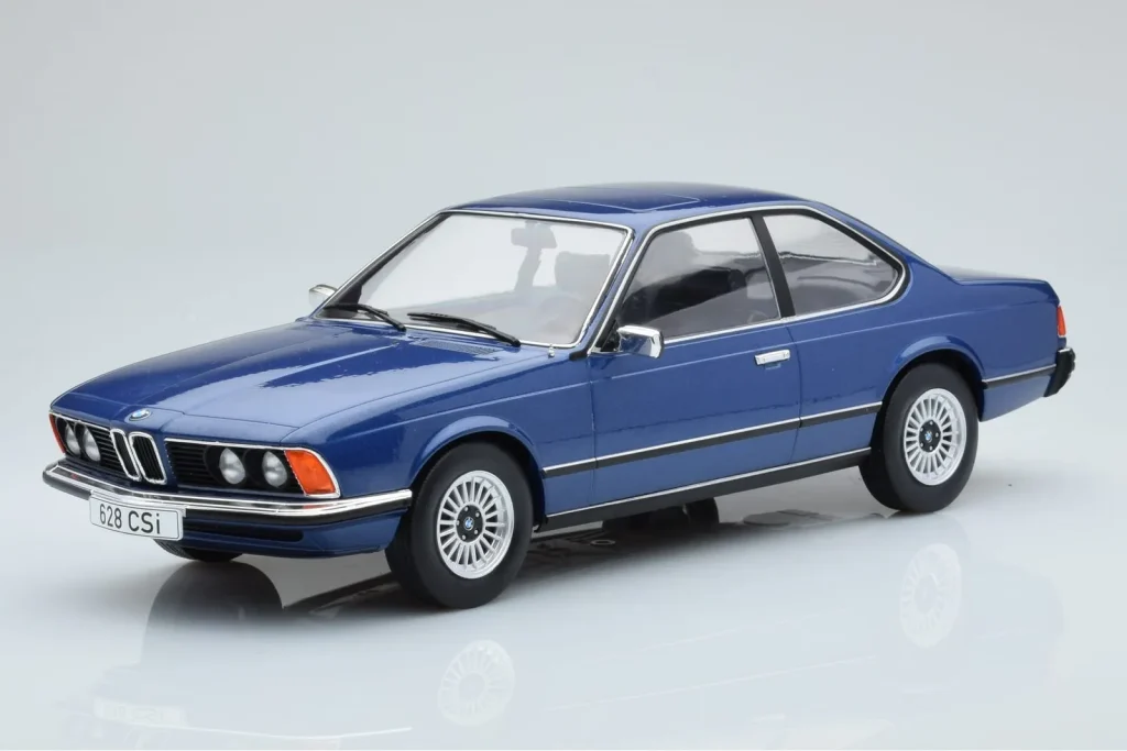 โมเดลรถ 1:18 BMW 628 CSi E24 สีน้ำเงิน MCG